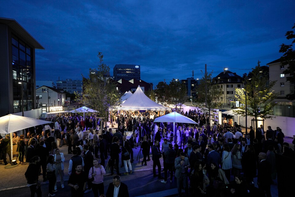 Abendstimmung an einem Sommerevent im JED Park